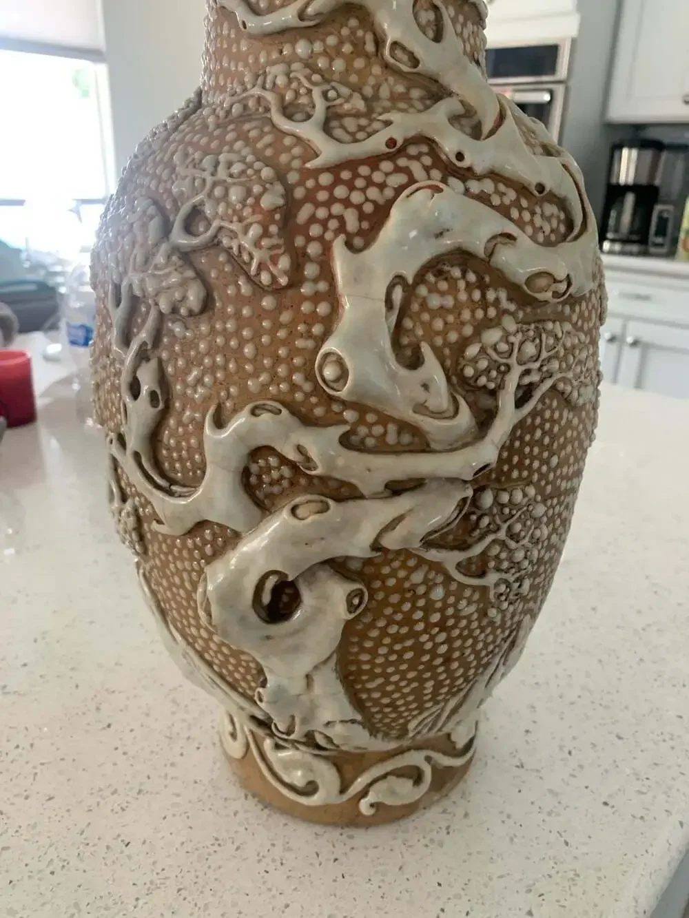 Chinese Art Center Moriage Relief Dragon and Immortality Pine Ceramic Vase